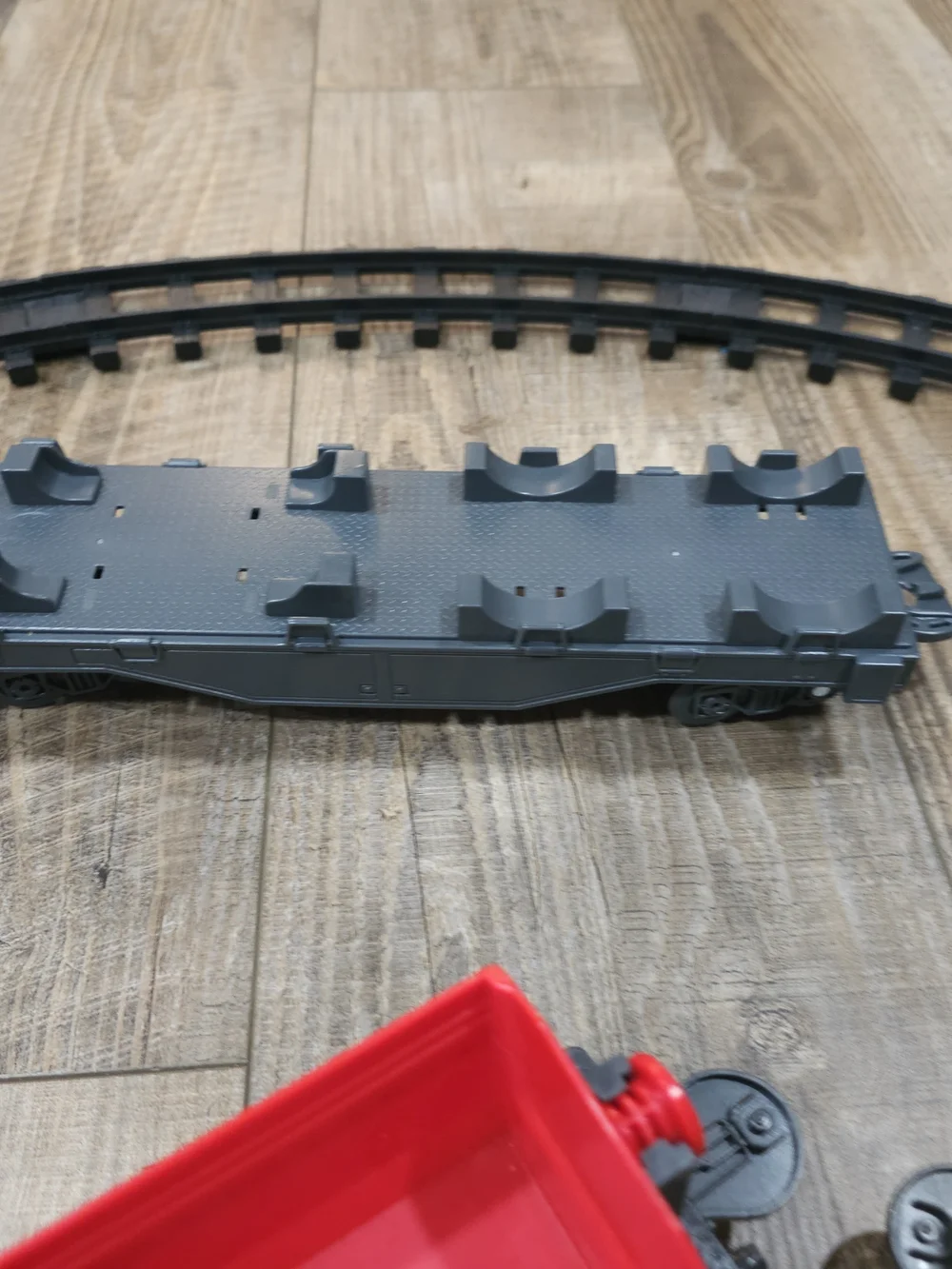 Caterpillar Construction Express Motorized 12 Inch Train 5 Car Set With Tracks